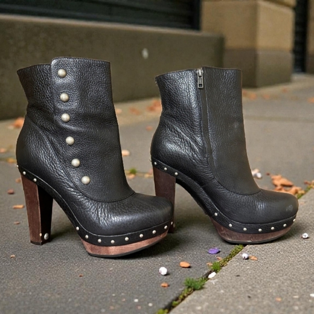 UGG " COSIMA " GENUINE SOFT BLACK LEATHER PLATFORM BOOTS - Picture 1 of 14